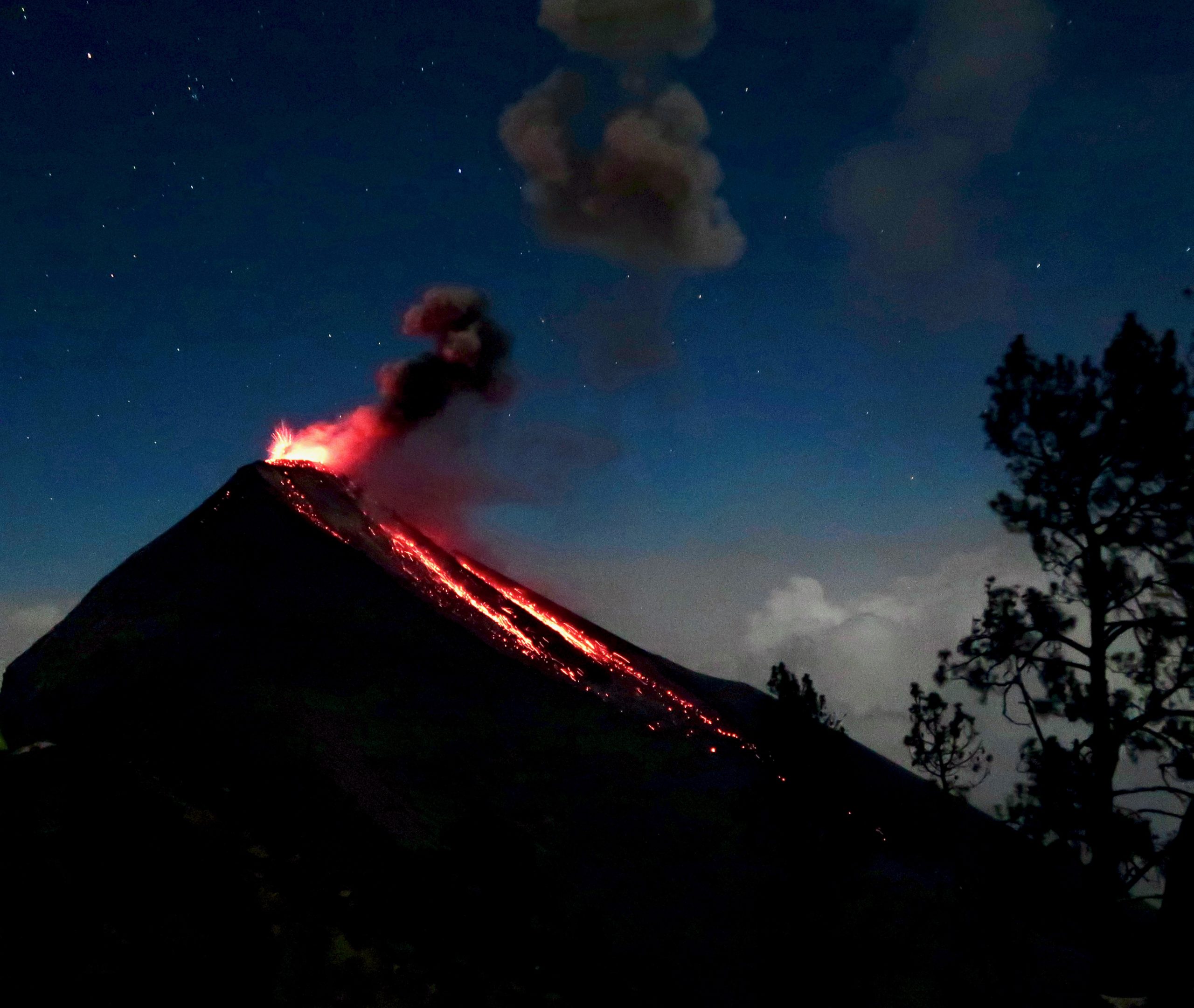 Fuego bei Nacht